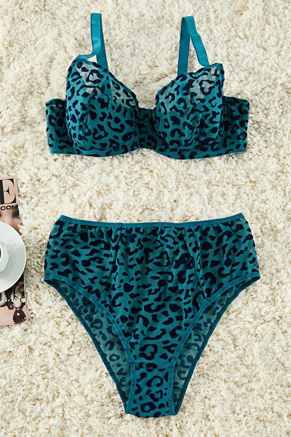 Trendyol Trendyol Curve Oil Navy Blue Velvet Leopard Print High Waist Plus Size Lingerie Sets