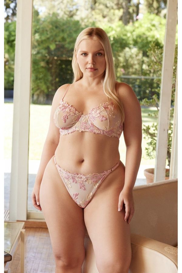 Trendyol Trendyol Curve Pink Embroidered Lace String Strapless Covered Knitted Plus Size Underwear Set