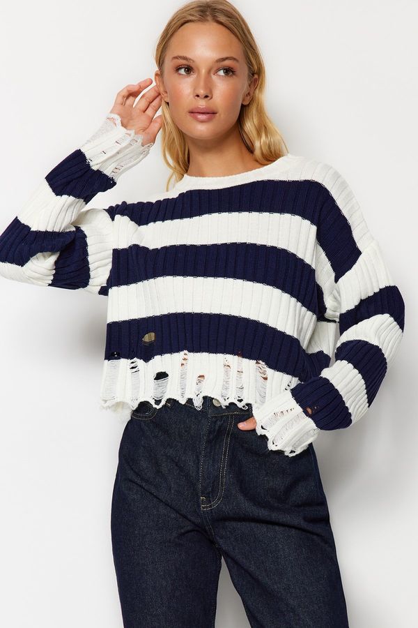 Trendyol Trendyol Ecru Crop Wide Fit Knitwear Sweater