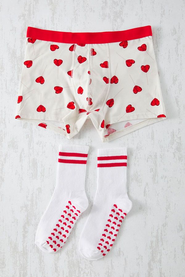 Trendyol Trendyol Ecru Heart Patterned Valentine's Day Gift Socks-Boxers Underwear Set