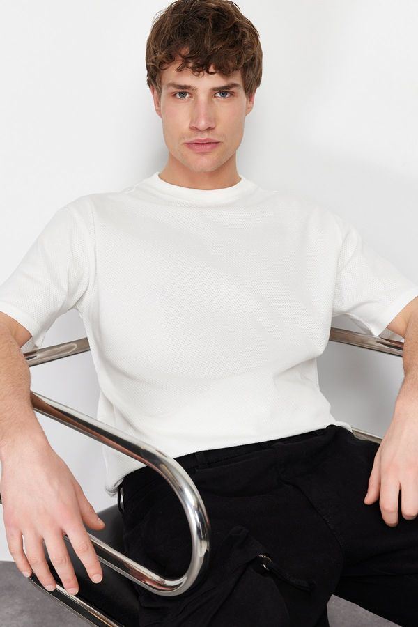 Trendyol Trendyol Ecru Oversize/Wide Cut 100% Cotton Textured T-Shirt