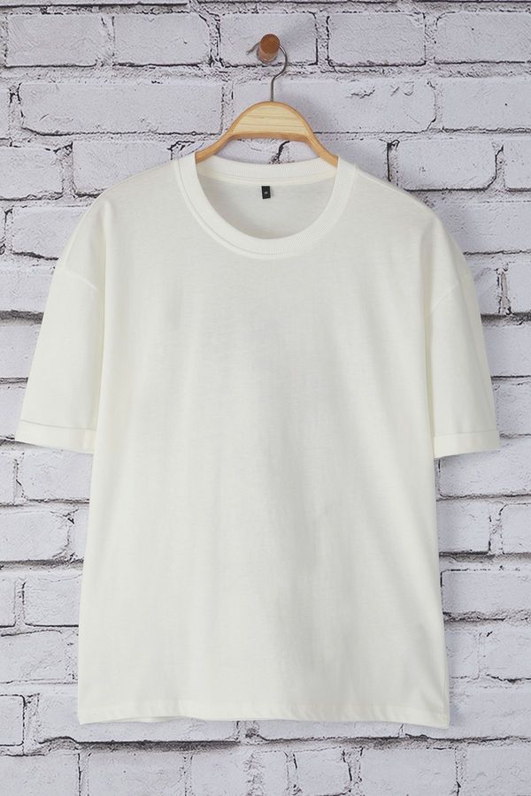 Trendyol Trendyol Ecru Oversize/Wide Cut Floral Back Print 100% Cotton Double Sleeve T-Shirt