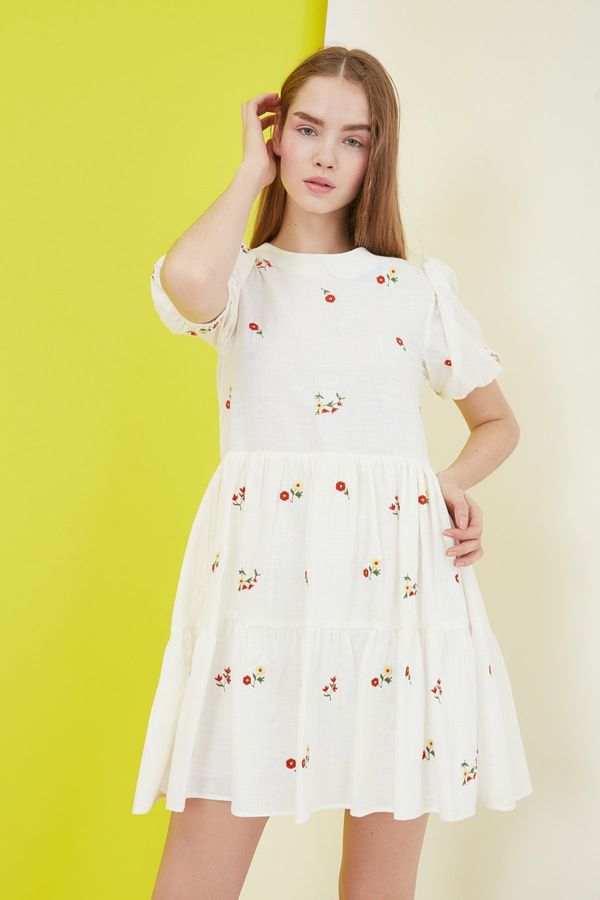Trendyol Trendyol Ecru Straight Cut Mini Woven Lined Floral Embroidered Woven Dress
