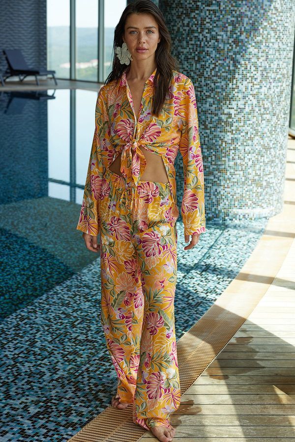 Trendyol Trendyol Floral Patterned Woven Shirt and Pants Suit