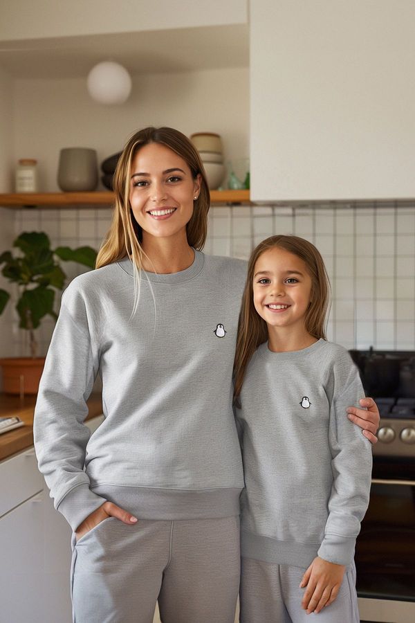 Trendyol Trendyol Gray Girl Mother-Daughter Printed Knitted Mini Me Sweatshirt