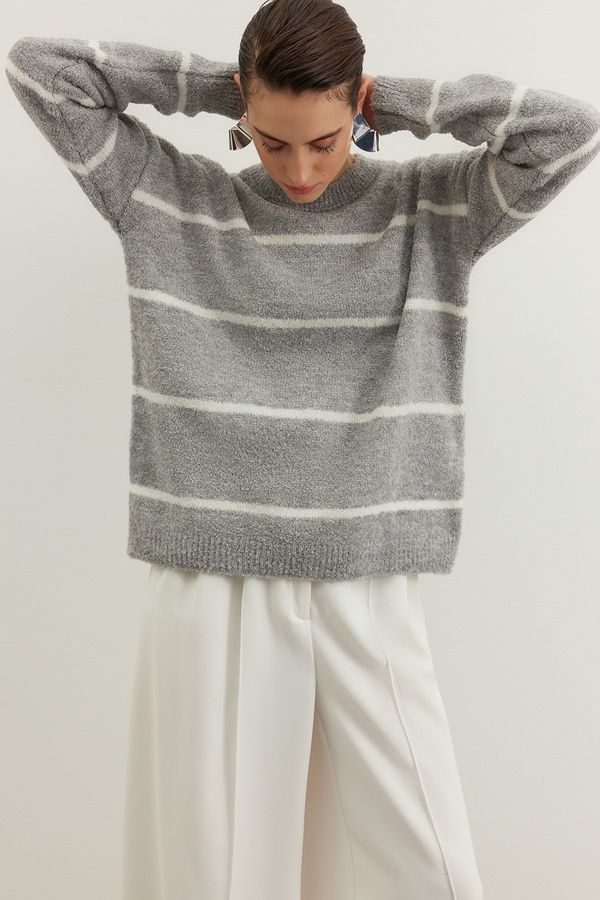 Trendyol Trendyol Gray Oversize Boucle Striped Knitwear Sweater