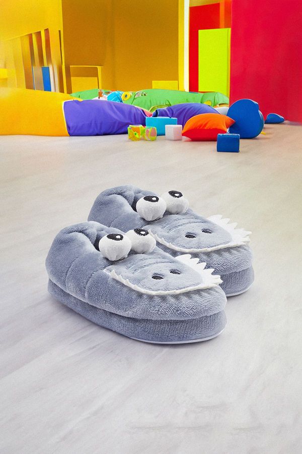 Trendyol Trendyol Gray Shark Embroidered Big Boy Kids Slippers