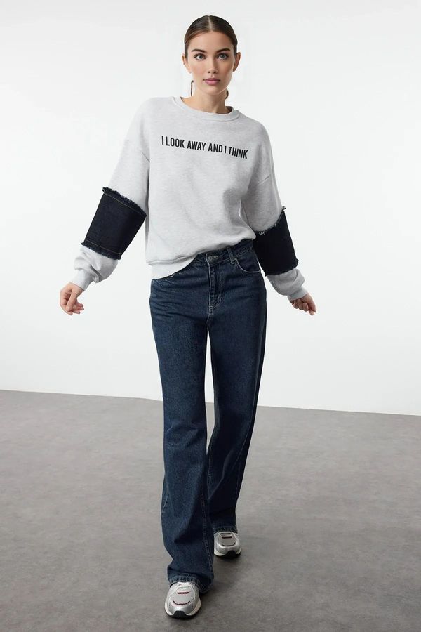 Trendyol Trendyol Gray Slogan Printed Denim Garnish Relaxed/Comfortable Pattern Knitted Sweatshirt