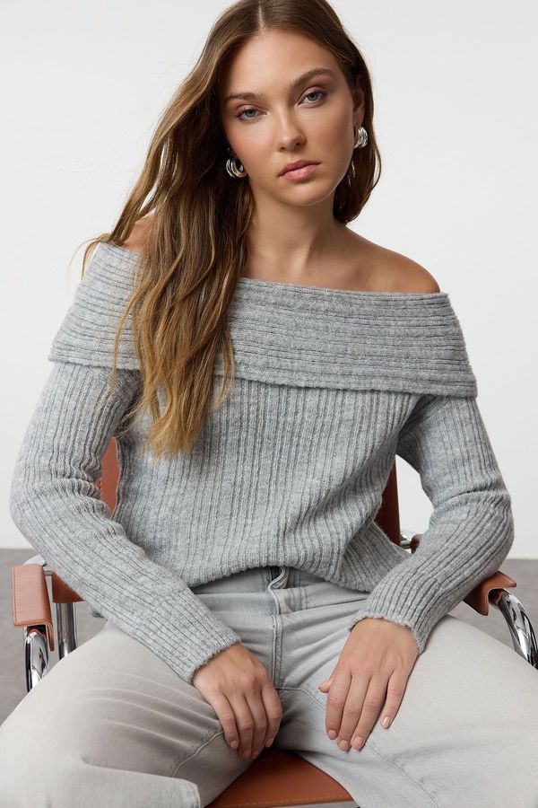 Trendyol Trendyol Gray Soft Texture Carmen Collar Knitwear Sweater