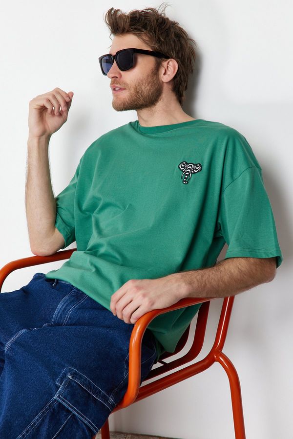 Trendyol Trendyol Green Oversize Mystic Animal Embroidery 100% Cotton T-Shirt