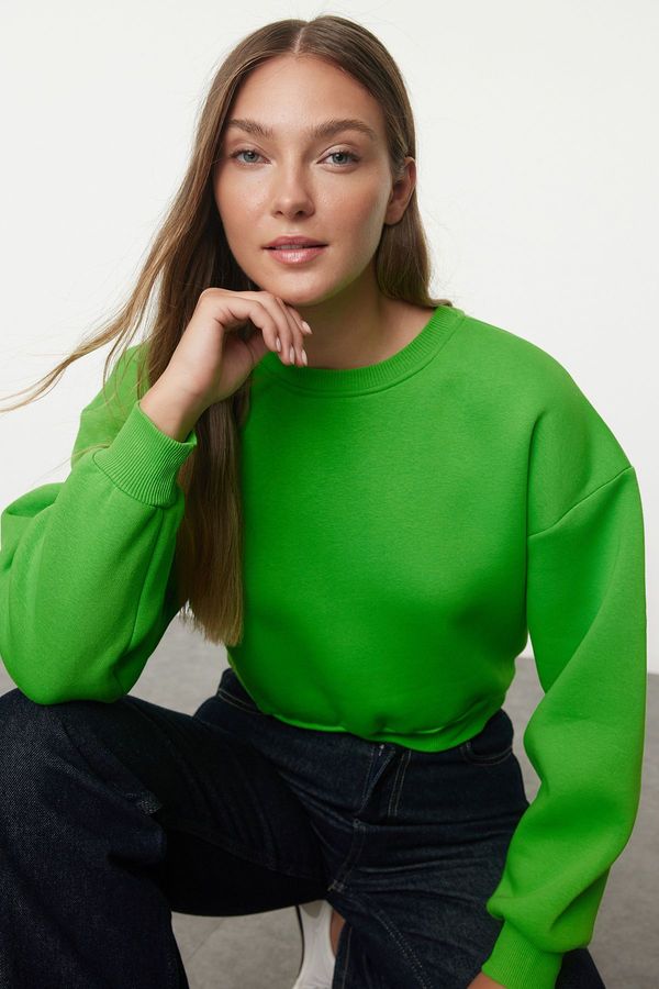 Trendyol Trendyol Green Relaxed Cut Crop Basic Crew Neck Thick Fleece Inside Knitted Sweatshirt