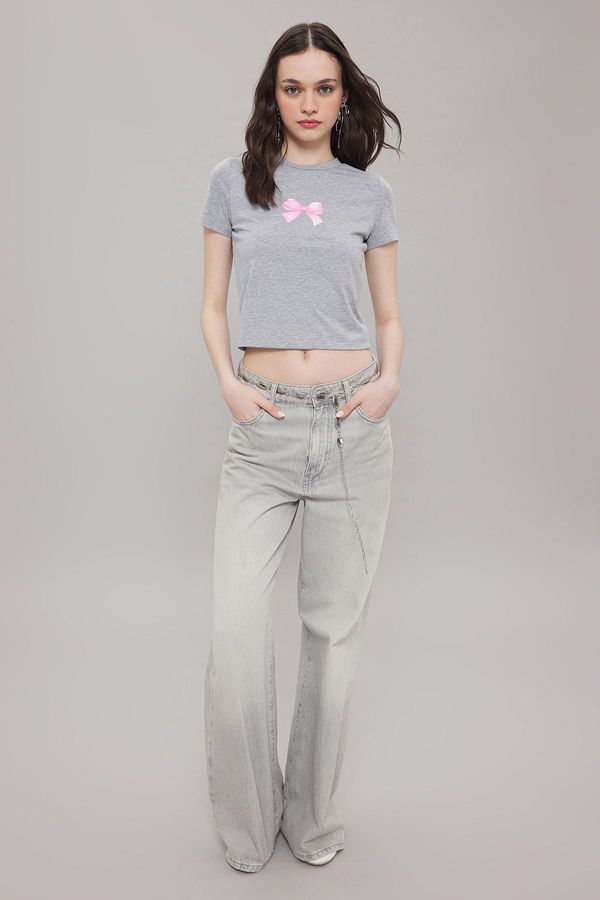 Trendyol Trendyol Grey Melange Fitted/Body Fitted Printed Stretch Knit T-Shirt