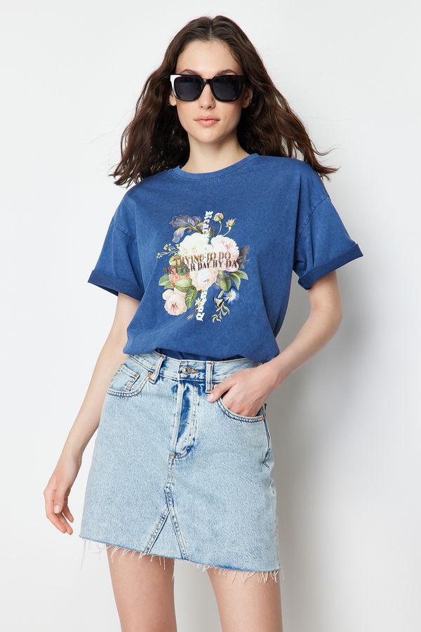 Trendyol Trendyol Indigo 100% Cotton Printed and Faded Effect Oversize/Comfortable Fit Knitted T-Shirt