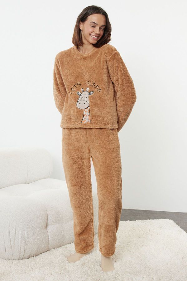 Trendyol Trendyol Light Brown Animal Embroidered Wellsoft Winter Knitted Pajama Set