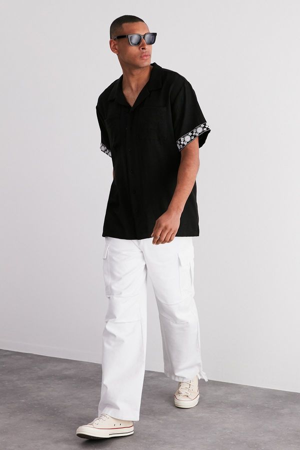 Trendyol Trendyol Limited Edition Black Oversize Fit Embroidery Detailed Shirt