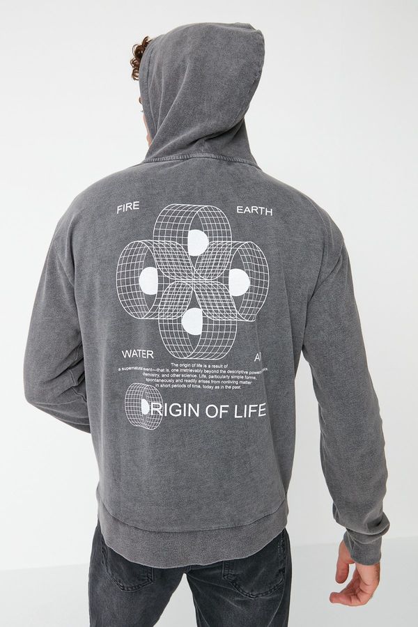 Trendyol Trendyol Men's Relaxed Hoodie with Long Sleeves and a Printed Back Aged/Faded-Effect Sweatshirt.
