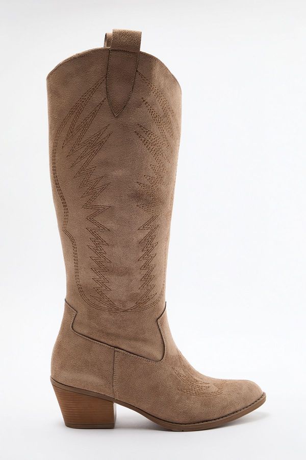 Trendyol Trendyol Mink Embroidered Short Block Heeled Suede Cowboy Boots