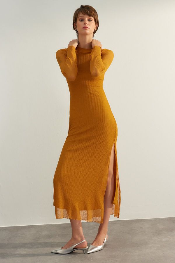 Trendyol Trendyol Mustard Special Textured Tulle Lined Fitted Maxi High Neck Flexible Knitted Dress