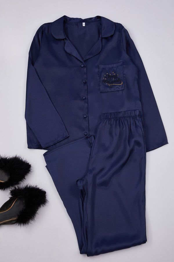 Trendyol Trendyol Navy Blue New Year Themed Embroidered Satin Shirt-Pants Woven Pajama Set