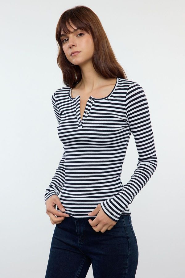 Trendyol Trendyol Navy Blue Striped Snap Fastener Fitted Flexible Knitted Blouse