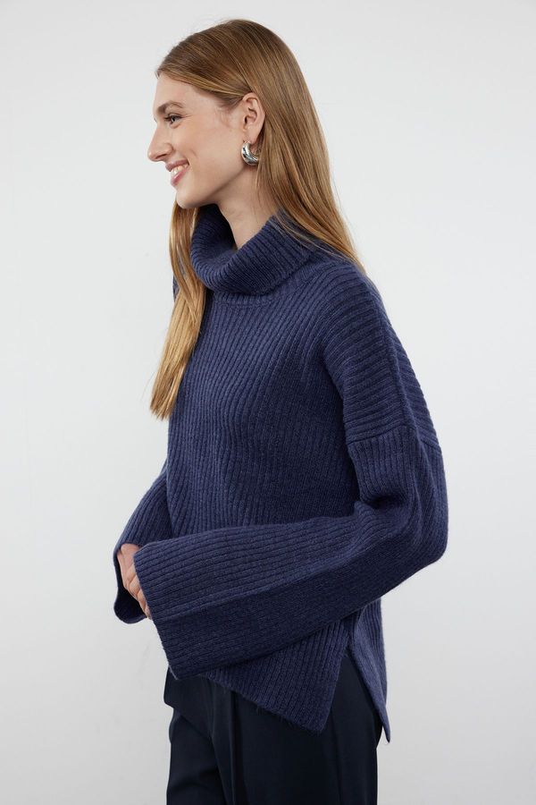 Trendyol Trendyol Navy Blue Wide Fit Soft Textured Turtleneck Knitwear Sweater