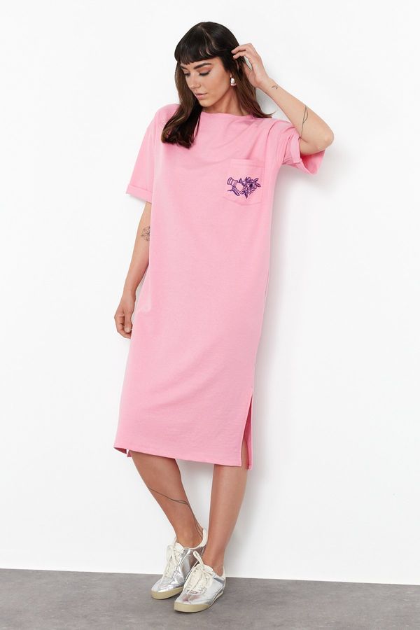 Trendyol Trendyol Pink Embroidered Relaxed/Casual Cut Crew Neck Midi Knitted Dress