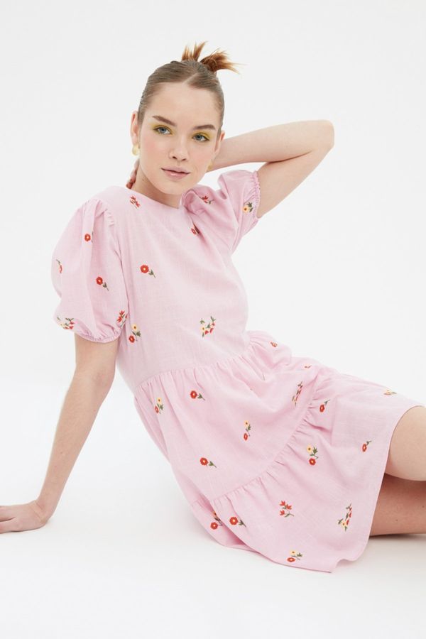 Trendyol Trendyol Pink Straight Cut Mini Woven Lined Floral Embroidery Woven Dress