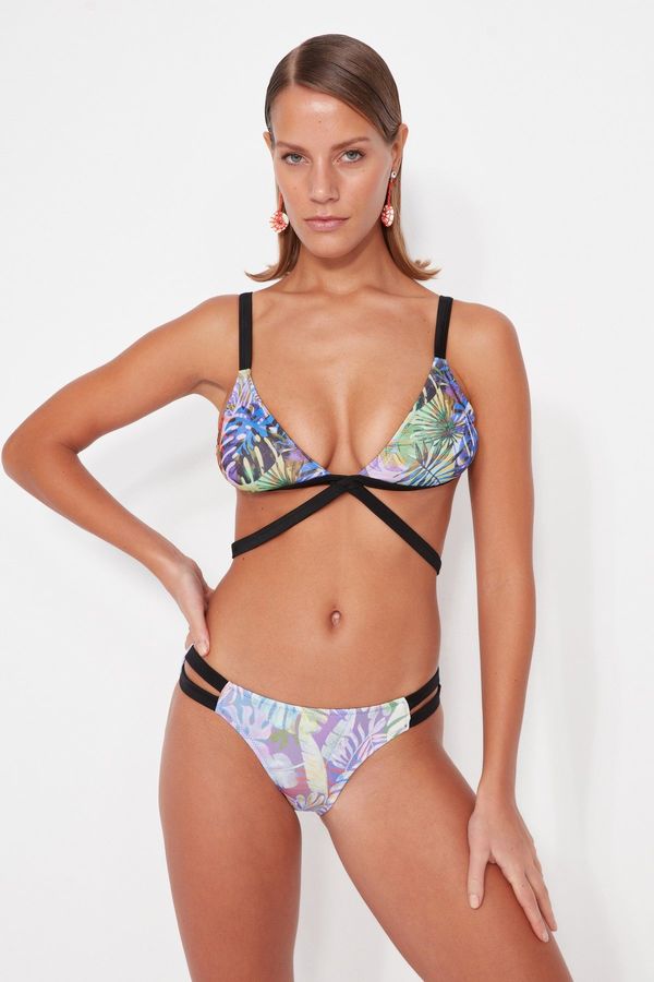 Trendyol Trendyol Purple Leaf Patterned Bikini Top