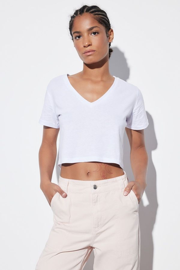Trendyol Trendyol White 100% Cotton Single Jersey V-Neck Crop Knitted T-Shirt