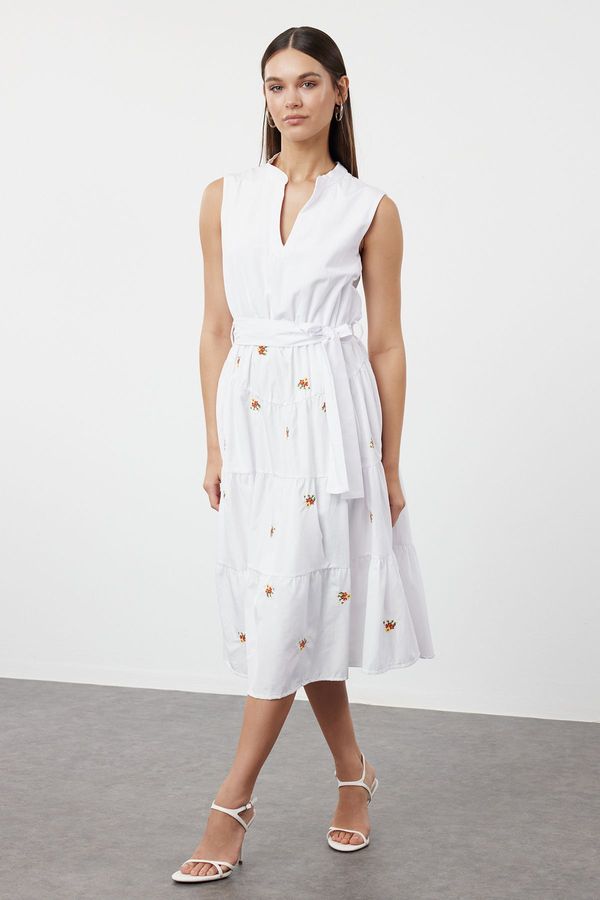 Trendyol Trendyol White A-Line Embroidered Midi Woven Dress