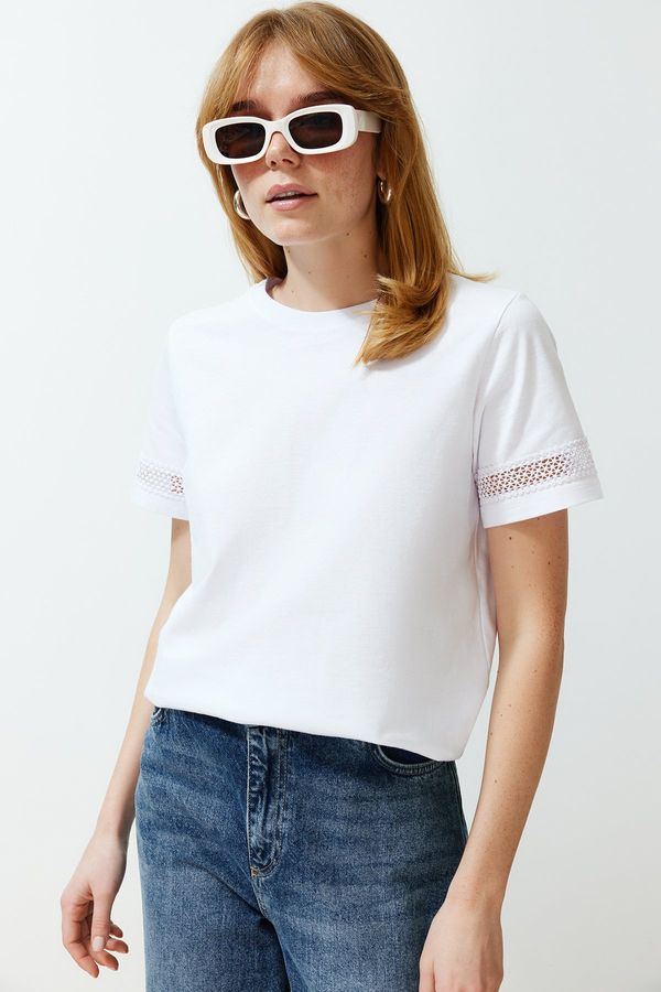 Trendyol Trendyol White Accessory Detail Basic/Regular Fit Knitted T-Shirt