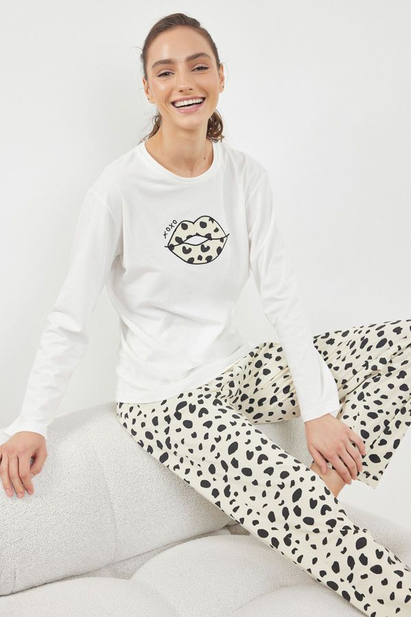 Trendyol Trendyol White-Multicolored 100% Cotton Lip and Leopard Patterned Knitted Pajama Set