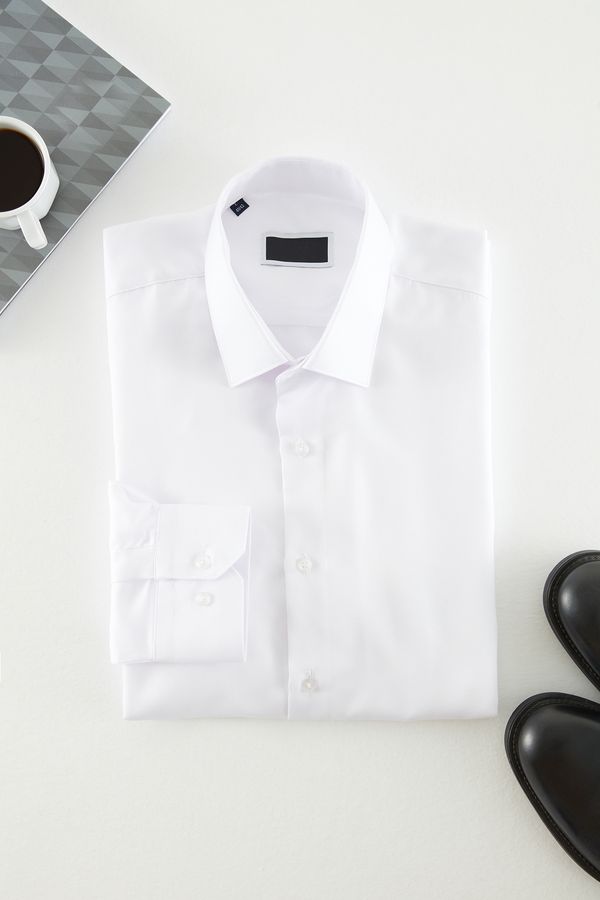 Trendyol Trendyol White Slim Fit Smart Shirt