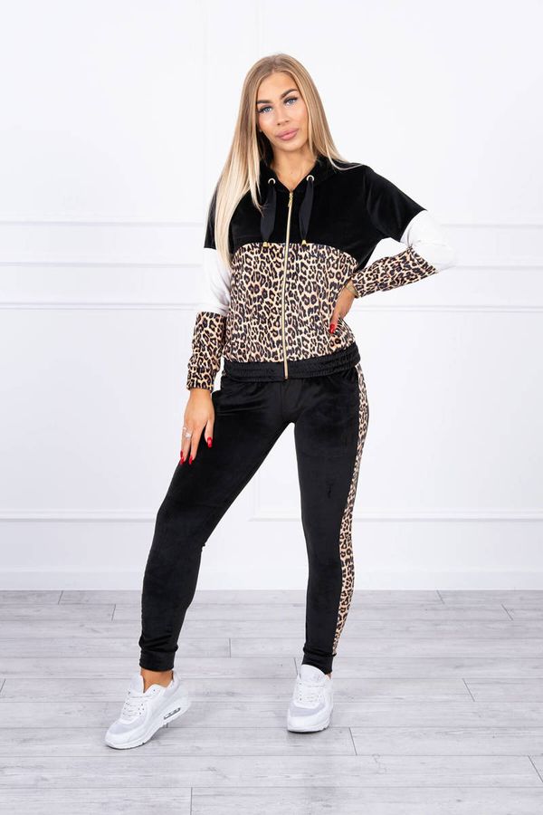 Kesi Velour set with black leopard print