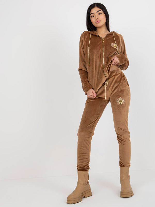 Fashionhunters Velour two-piece set Camel with trousers