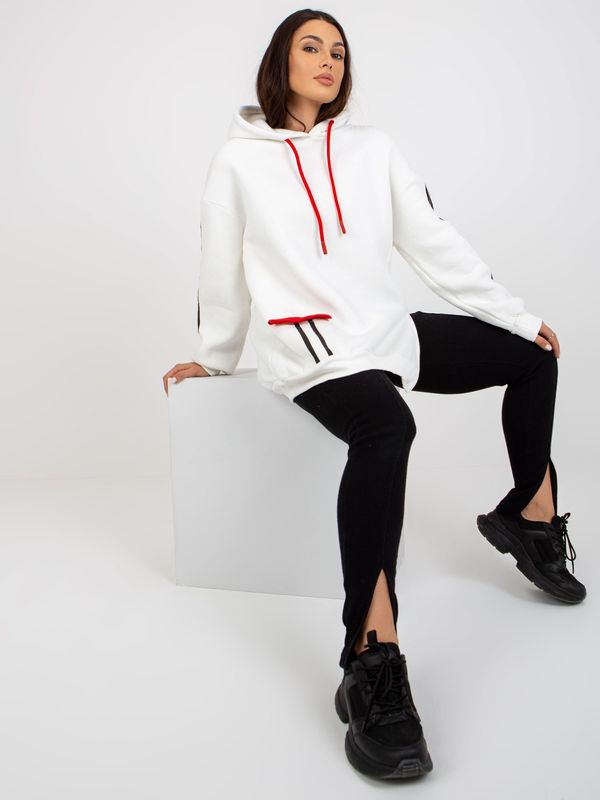 Fashionhunters Warm white hoodie with stripes