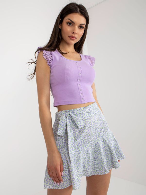 Fashionhunters White and purple women's skirt shorts with belt