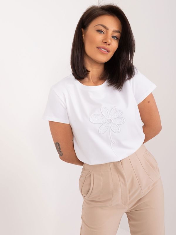 Fashionhunters White blouse with BASIC FEEL GOOD patch