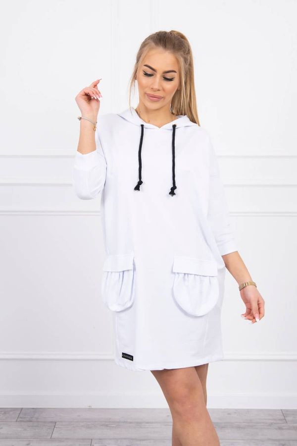 Kesi White dress with a hood