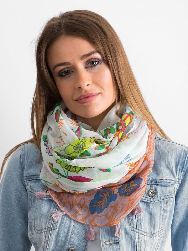 Fashionhunters White scarf with floral print