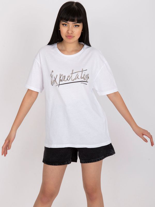 Fashionhunters White T-shirt with application and round neckline