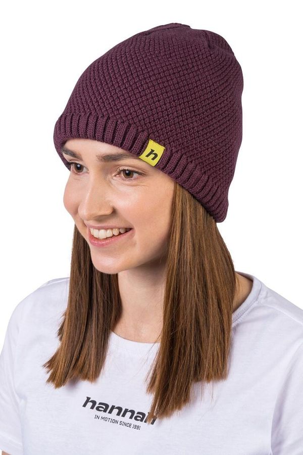 HANNAH Winter knitted hat made of merino wool Hannah BRITA mauve wine