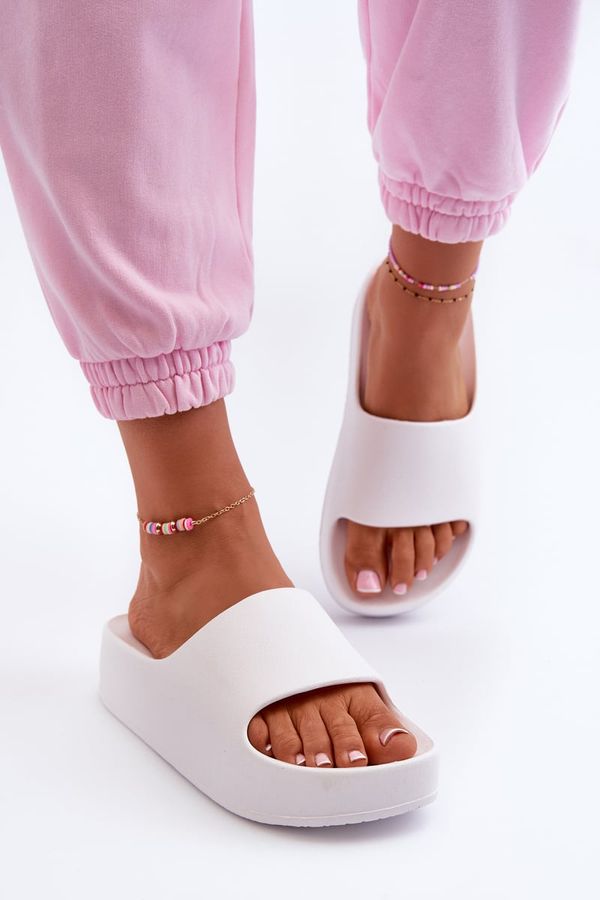 Kesi Women's Airaplea Foam Platform Slippers, White