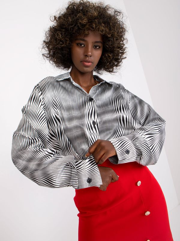 Fashionhunters Women's long sleeve shirt in white and black with print