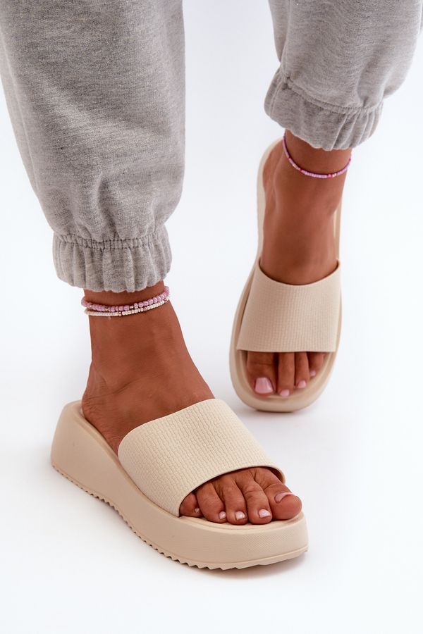 Kesi Women's platform and wedge slippers light beige vimarilla