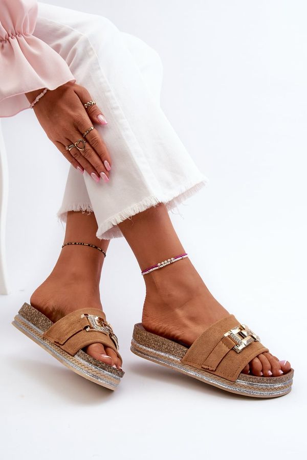 Kesi Women's platform slippers with Camel Vapireta embellishment