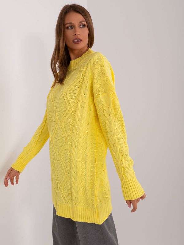 Fashionhunters Yellow knitted sweater with cables