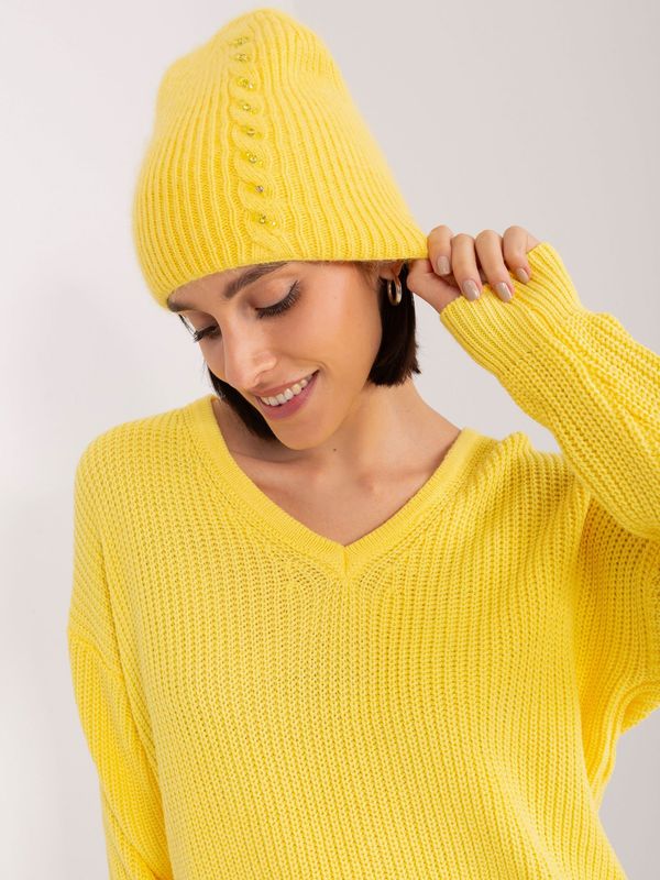 Fashionhunters Yellow women's knitted beanie