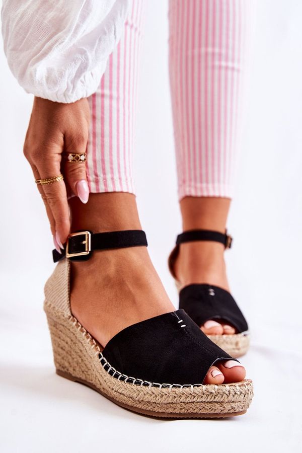 PE1 Ženske sandale Kesi