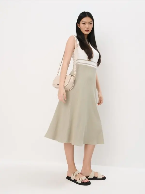 Mohito Mohito - Midi haljina A kroja